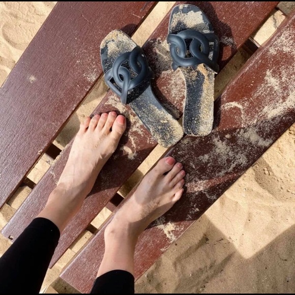 Hermes Aloha Rubber Sandals - Picture 16 of 16